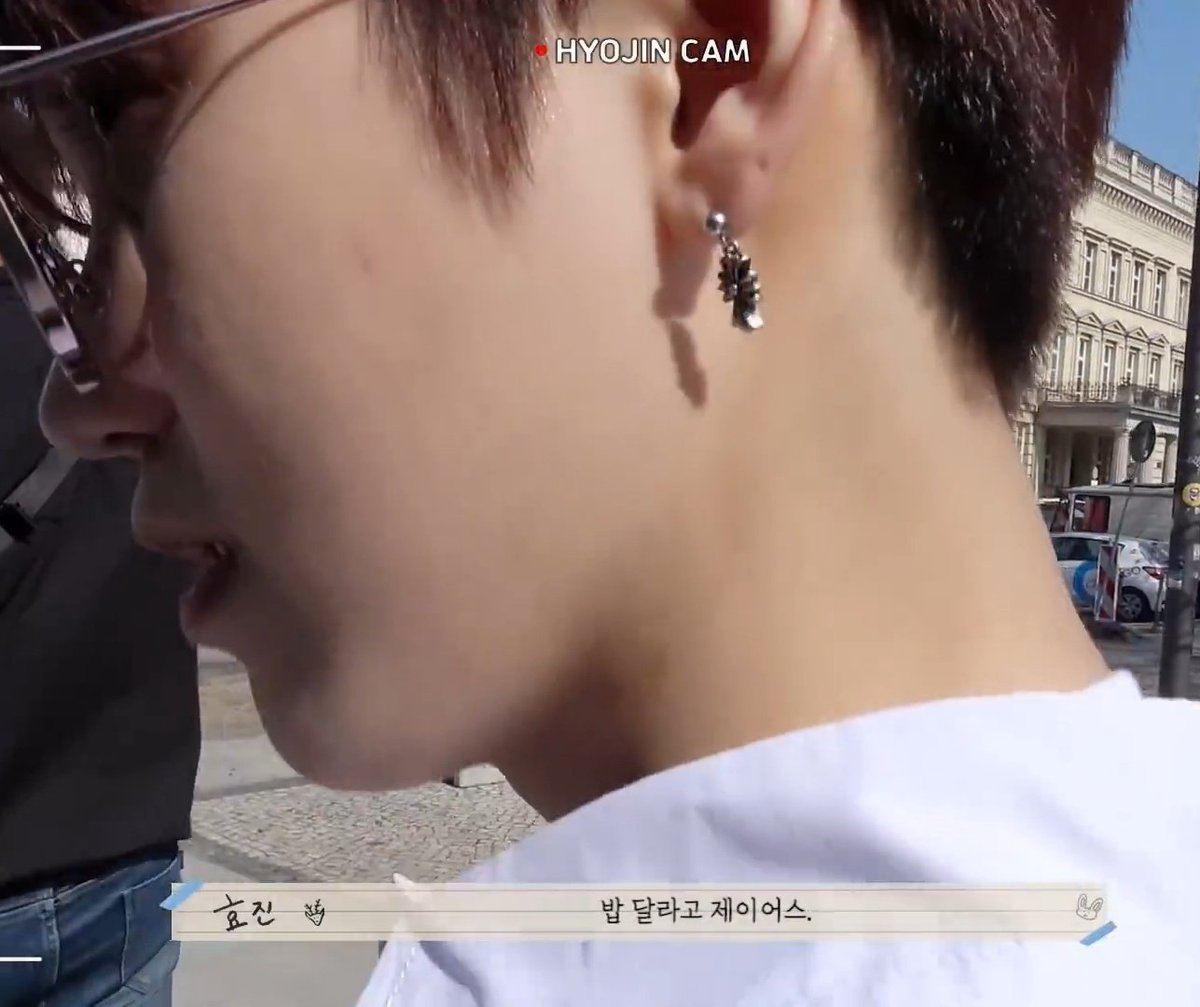 noruflower's tweet image. 길찾는사람 = 🐶
티켓끊는사람 = 🐶
정거장찾는사람 = 🐶
메뉴주문하는사람 = 🐶
힘들다하면앉히는사람 = 🐶
배고프다하면밥맥이는사람 = 🐶

:
밥달라는사람 = 🦌