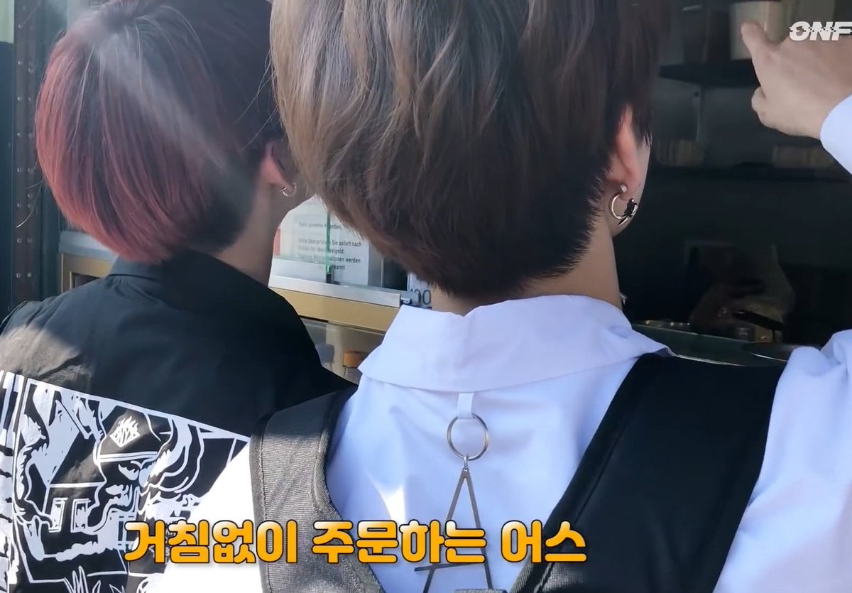 noruflower's tweet image. 길찾는사람 = 🐶
티켓끊는사람 = 🐶
정거장찾는사람 = 🐶
메뉴주문하는사람 = 🐶
힘들다하면앉히는사람 = 🐶
배고프다하면밥맥이는사람 = 🐶

:
밥달라는사람 = 🦌