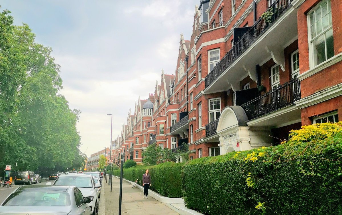 _nicoleds's tweet photo. Very strange to be back in London after an - almost - 3 month hiatus! https://t.co/IMG0BWEIoB