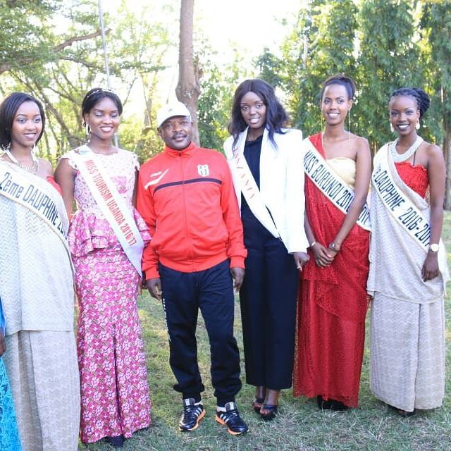 Mo’W Kanzie🌹 tweet media