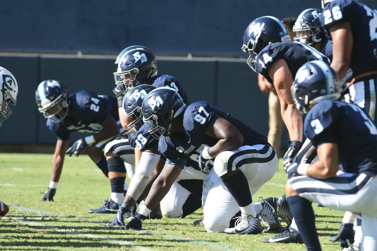 andrew_kulick's tweet photo. Blessed to receive my first D1 offer to play football at the University of San Diego! @CoachBobbyJay @USDFootball https://t.co/yz6yAQ9noW