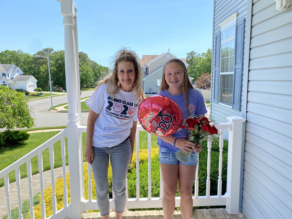 MsSmithTMS's tweet photo. Congratulations to our Salutatorian - Alyson Sojak! We are so proud of you! Way to go! #BulldogWay #2020 🐾❤️🖤 https://t.co/kD3DYaVGkt