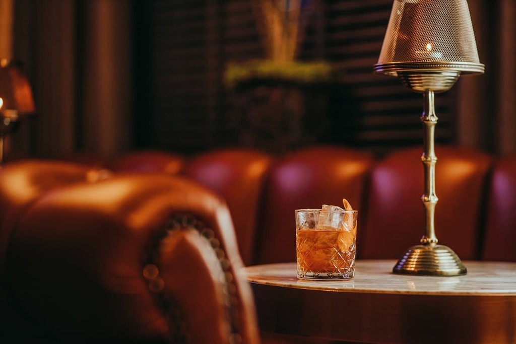 danielmcavoy's tweet photo. Looking forward to getting back to shooting drinks someone else made, in bars that aren't my living room. •
•
•
•
•
#cocktailphotographer
#cocktails #cocktails🍸 #cocktailstagram #oldfashioned #scotsman #hotel #edinburgh #leather #chair https://t.co/JKEtOsSHYO