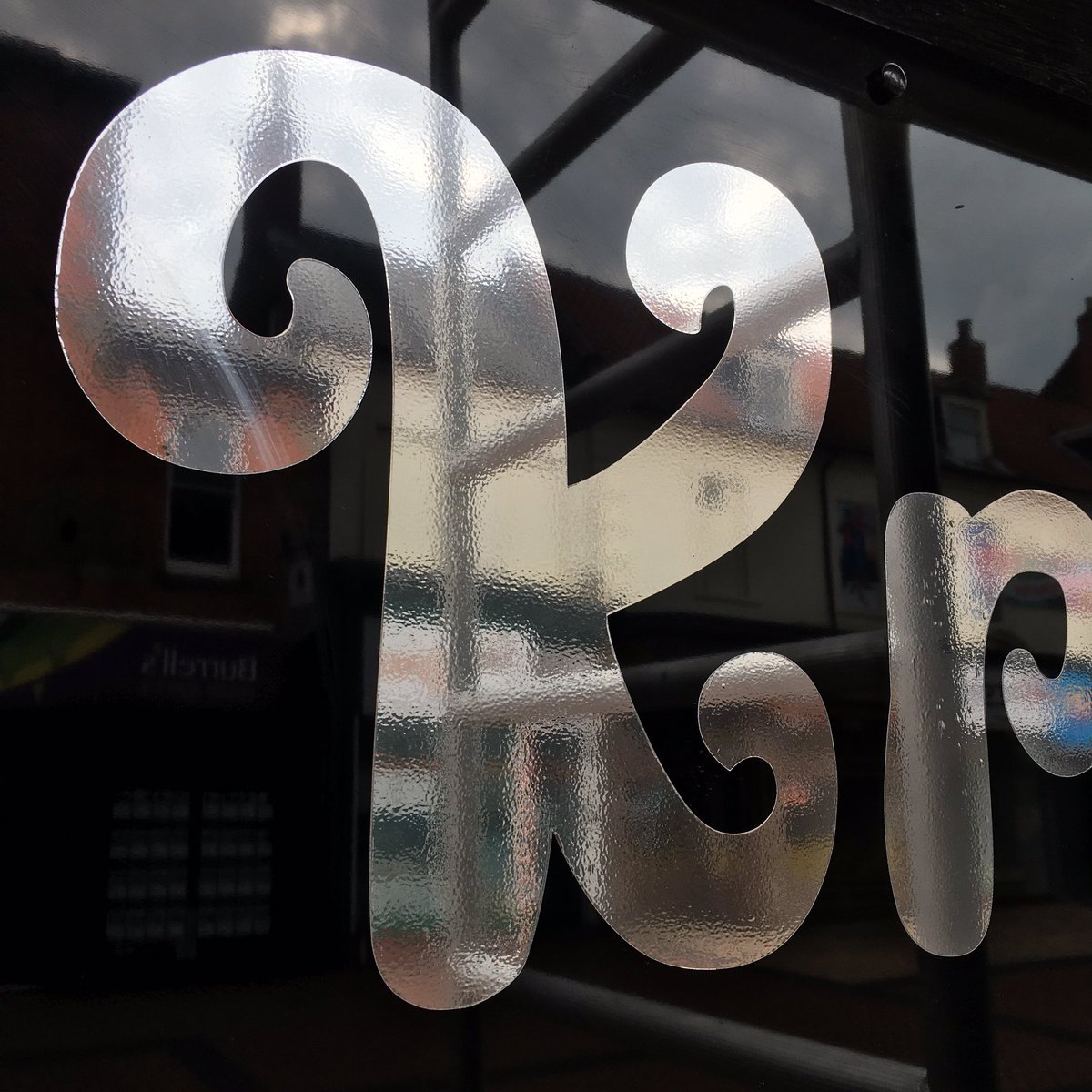 Working with some very shiny metallic vinyl today in Worksop. #worksop #signage #design #print