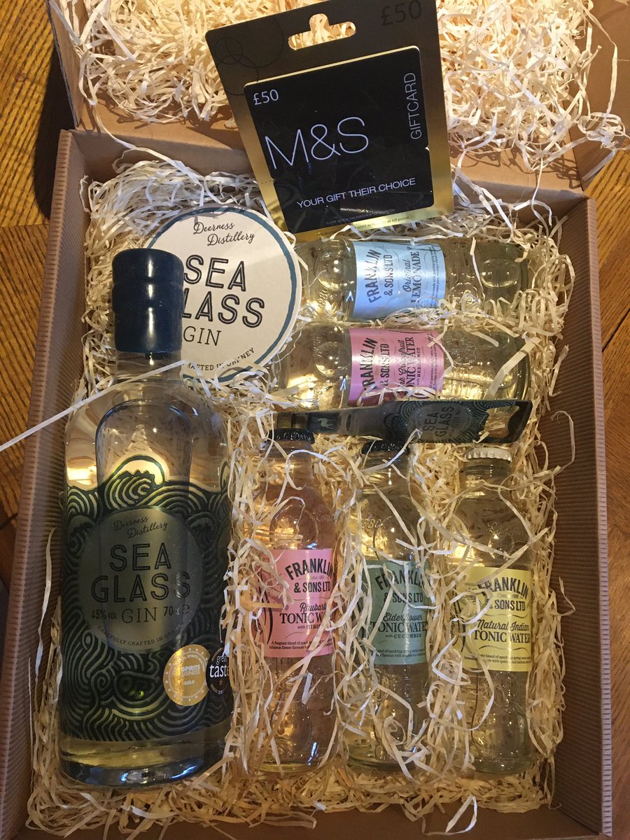 VWhistance's tweet image. What a lucky niece I am! Came home to this beauty from Uncle Eurwyn a Auntie Janet! Diolch yn fawr iawn!!! 😃😋😍 #deernessdistillery #ginlover #gin #thebestauntanduncle #ginandtonic