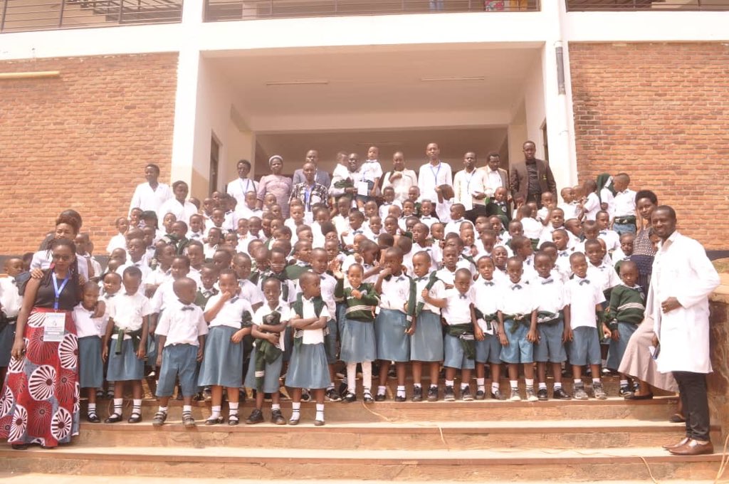 nffrwanda9's tweet photo. Kuri ubu mu rwego rwo gukomeza kubahiriza ingamba za leta zo k’ukurwanya no kwirinda COVID -19, iki gikorwa cyiri kuba hifashishijwe imbuga nkoranyambaga za NFF Rwanda. https://t.co/YqCqZo1Y3D