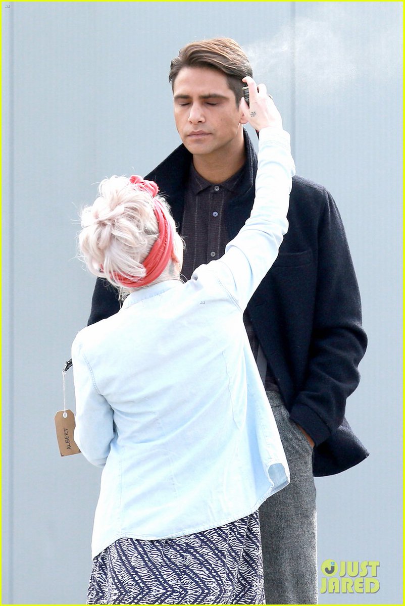 JuttaFreudig's tweet image. #MusketeersEurope Luke and his stylists... #MakeUpDesign #HairDesign #LukePasqualino #lucapasqualino 😍 #DArtagnan #TheMusketeers S3ep1 - #ElvisHarte #OurGirl S2 - #AlbertHill #Snatch S1 - #TheMusketeers S3ep6