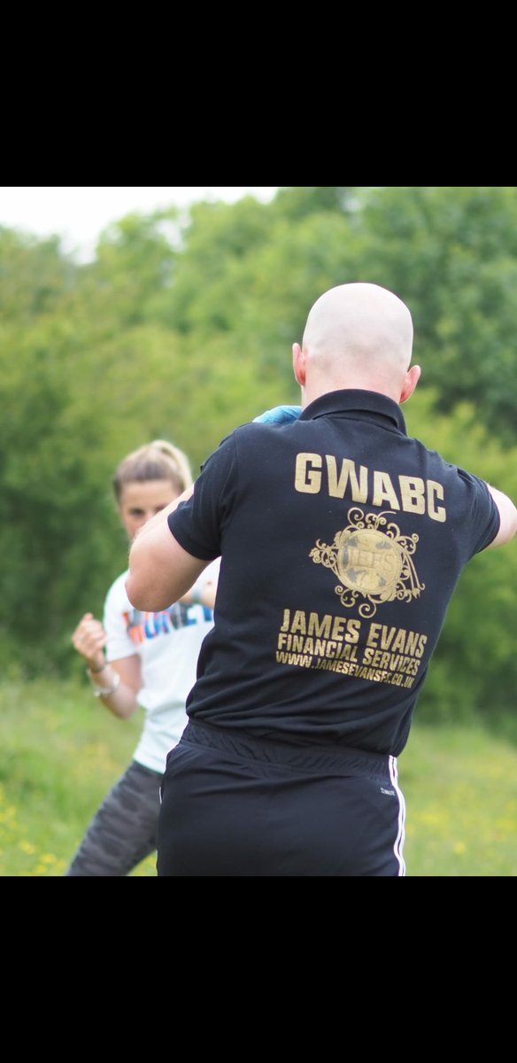 boxerfayemarsh's tweet photo. 🥊👌 great coach 🙌🙏🥊🥊 @England_Boxing @MitchRobbo05 @sparbarboxing @EBBoxingSquads @gbboxing @greatwyrleyabc @ThePugilistMag @Moneyclothing @WomensFightNew1 @BoxingAwards #lovethegym #girlscanfight2 #COVID__19 #lockdown2020 #boxinggirl #bigdreams #boxinggoals #Fighters https://t.co/WaSFxvSvSx