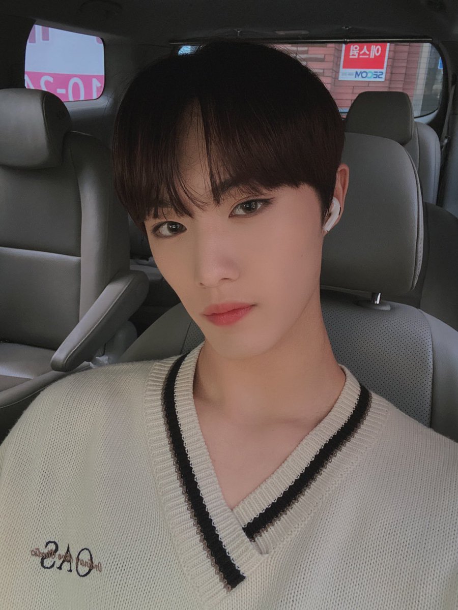CIXTEENTW's tweet photo. ◜ #Kayle 🐯 ◞ : संगीत ꜜ › ın 𝗫! ⁺ . . ﹫’plαчlıst ¡* #MagicHoursWithTXT ₊ #AngelOrDevil ♪

Nada mejor que despertar escuchando las rolitas de mis dioses, que como siempre, hacen arte. 100% recomendada, i stan. 👁👄👁 https://t.co/QBcZsIfBXh