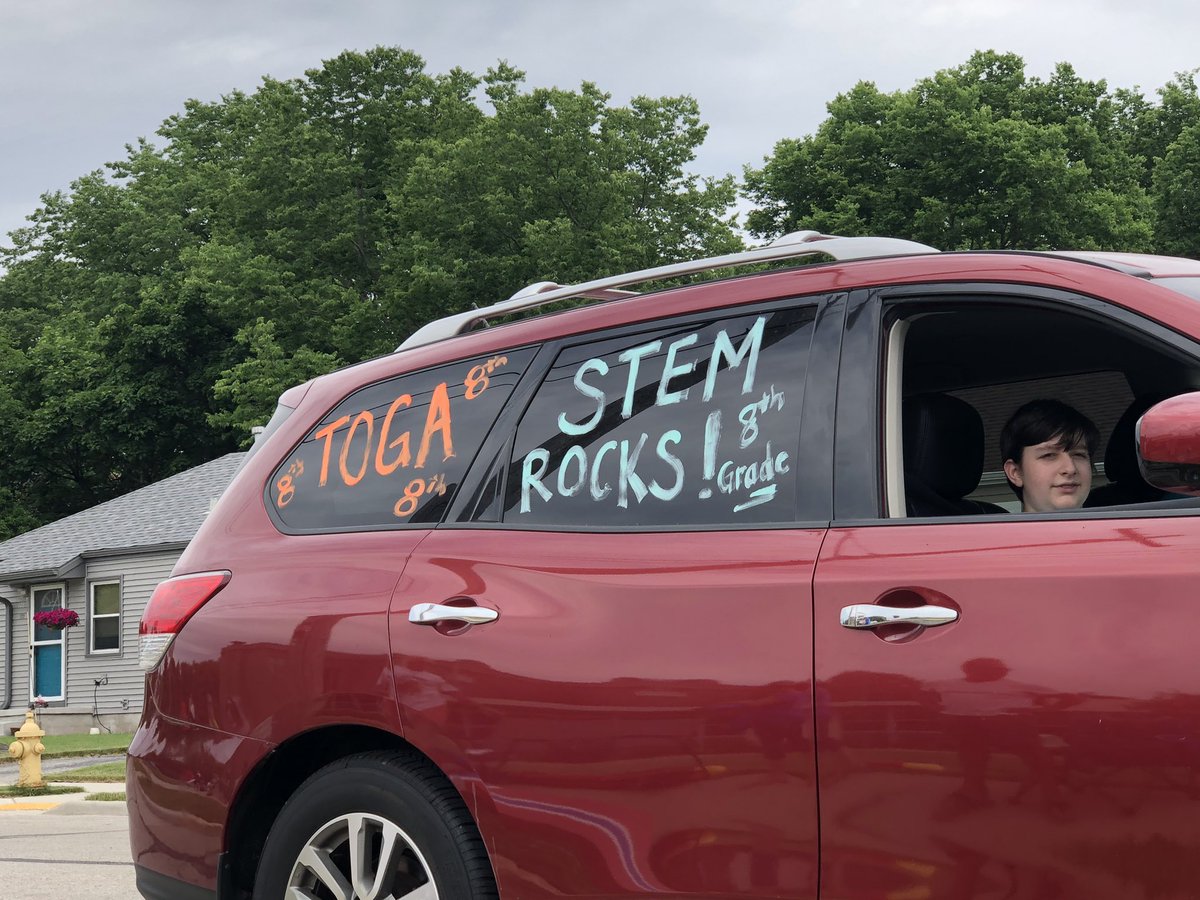 edUcation_frwd's tweet photo. Today was what you would call a PERFECT day in an โimperfect situation.โ We made the very best of this year and went out with a BANG! โจ๐๐ฝ๐๐ธโฎ๏ธ #TOGAtenth @STEM_Saratoga @Institute4PL @waukeshaschools @WRCCSworks https://t.co/Z0cBsXLG9d
