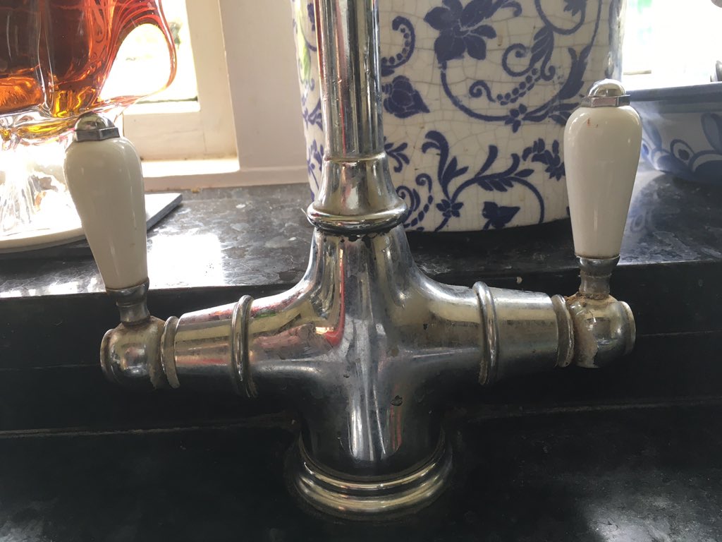 paulinedaniels's tweet image. Does anyone recognise these taps? I brought them when I updated my kitchen just before my mother died.. #taps #kitchentaps #2011 they are leaking and need new washers..