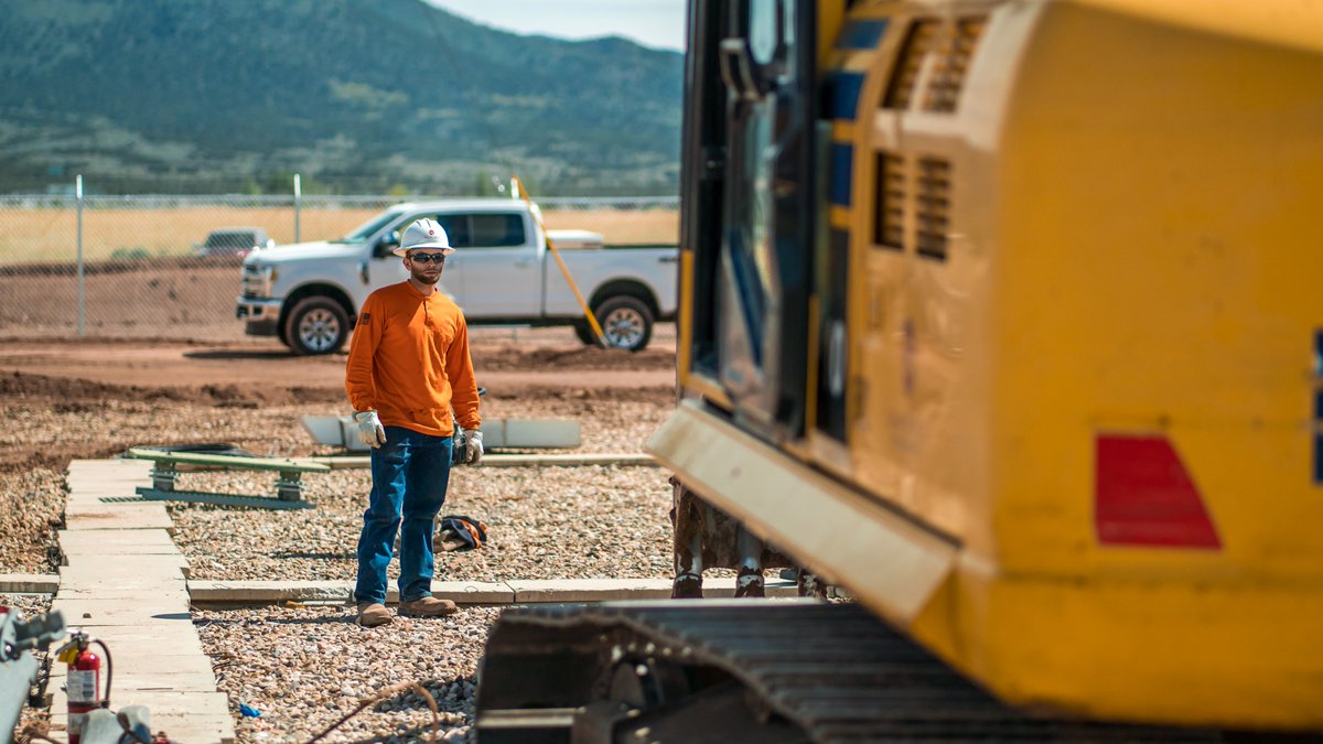 Let’s start encouraging and supporting our high school students and young adults who are looking to embark on a rewarding career, or middle-aged Americans who are looking for a career change, to explore the trades! 👊👨‍🔧😎

 #constructionlife  #builtforit #bluecollarhumans