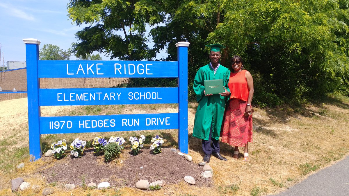 How wonderful to see this Lake Ridge Lion and his Mom come visit his elementary school as he graduates from high school! Congratulations!🎉 We're proud of you!! #LRESPride #PositivelyPWCS