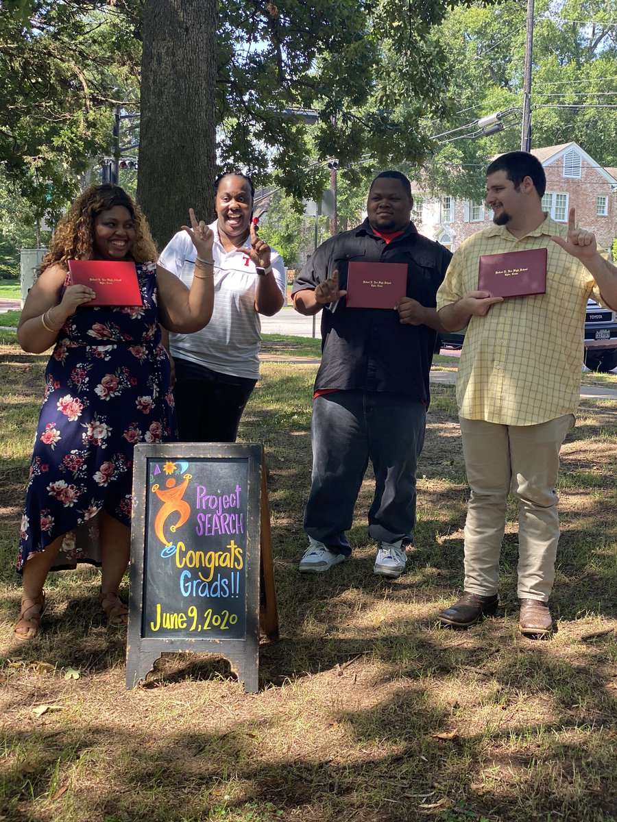 PSTylerTx's tweet photo. Three schools, two districts, one goal! Today we graduated!! So proud of this crew!! Y’all are amazing! #ProjectSEARCH #graduation2020 #gotwork #notjustfriendsbutfamily @tylerisd @ChapelHill_ISD @ProjectSEARCHHQ @carrief5 @WFSolutionsETX https://t.co/xsL2CHwCim