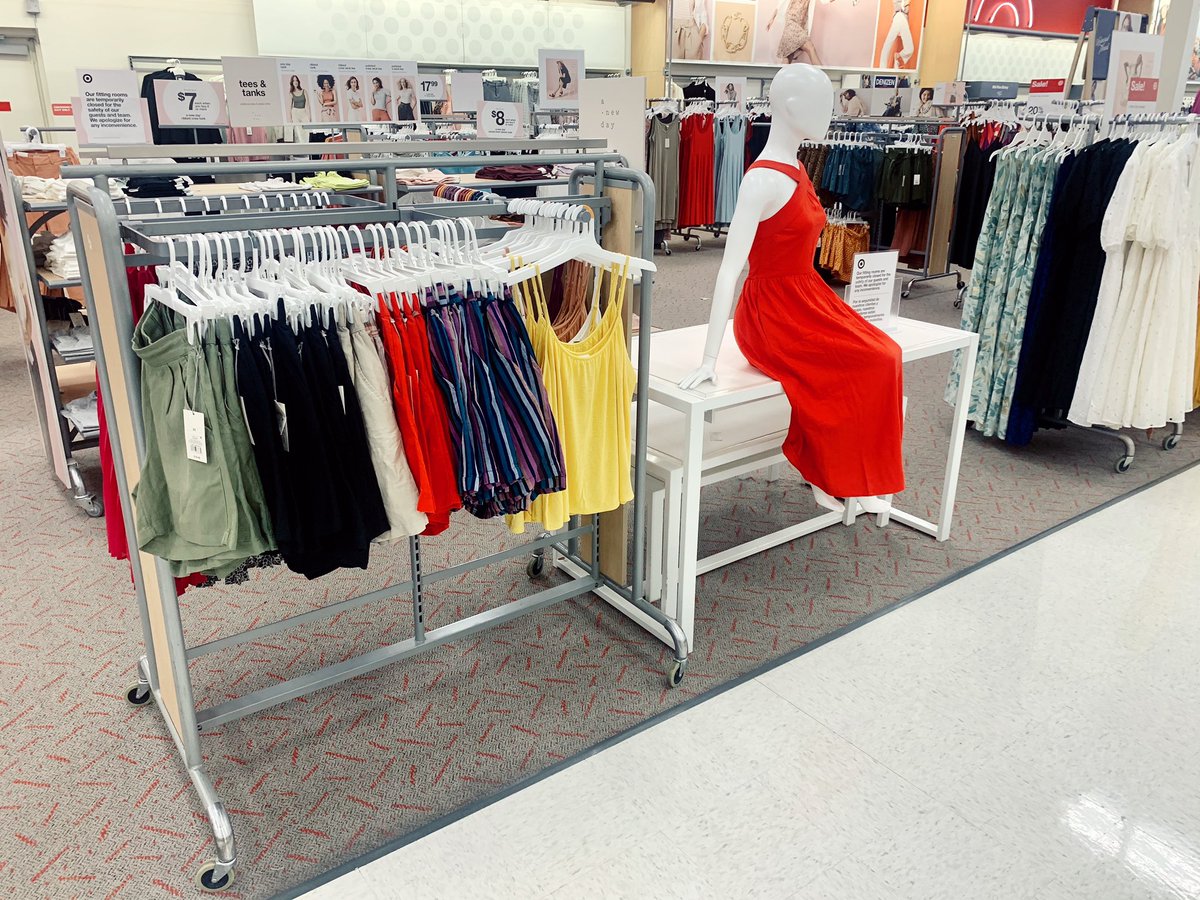 mikeyjstout_03's tweet photo. No VMG, no problem! With a visual focused team, anything is possible! Thanks to @AshleyEngel11 &amp; DBO, Jamie, all guests can find the best selection of Spring/Summer must-haves for every occasion! #T2204 @paulahendrick11 @SteveJarrell15 @beardedmanboy @CRBrookhouser https://t.co/nrSvsdU3OO
