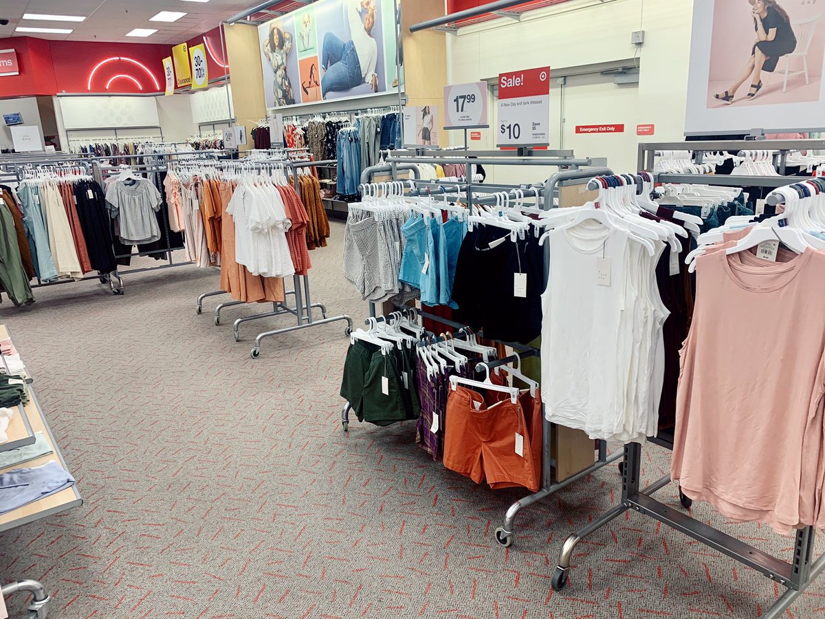 mikeyjstout_03's tweet photo. No VMG, no problem! With a visual focused team, anything is possible! Thanks to @AshleyEngel11 &amp; DBO, Jamie, all guests can find the best selection of Spring/Summer must-haves for every occasion! #T2204 @paulahendrick11 @SteveJarrell15 @beardedmanboy @CRBrookhouser https://t.co/nrSvsdU3OO