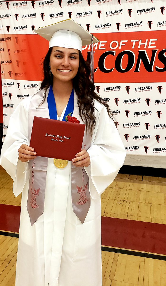 Falcon_update's tweet photo. Graduation Day #2!

Congratulations to all of the seniors who will receive their diplomas today!

#FirelandsFalcons 
#FHSClassof2020
@FHSFalcnPrin 
@FLSDSuper 
@MrsKeenerFHS https://t.co/JanL7ZmtBH