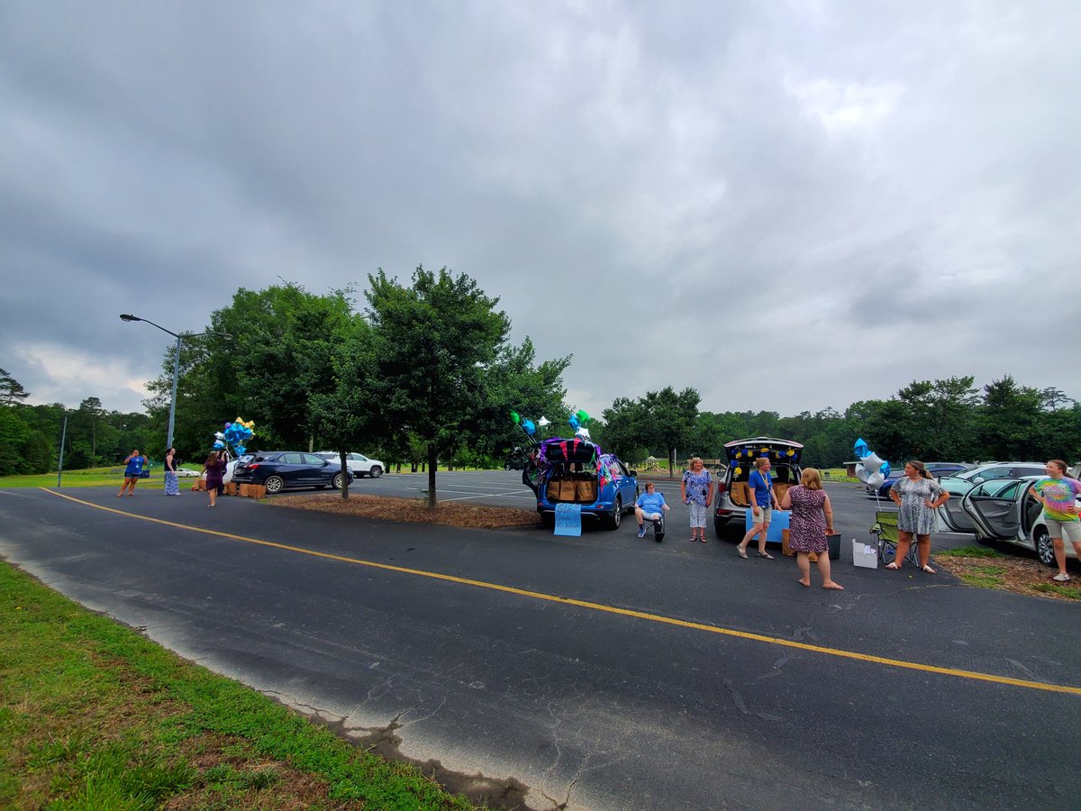 WingateESNC's tweet photo. End of year celebrations,5th grade promotion, & belonging pick up looked a little different this year, but it was so wonderful to see our Wildcats! #clearcollaborativevision #teamucps #learners2leaders #wingatestrong @WingateES_NC @UCPSNC @APShanda @AGHoulihan @educatingall https://t.co/RmPVURqGUF