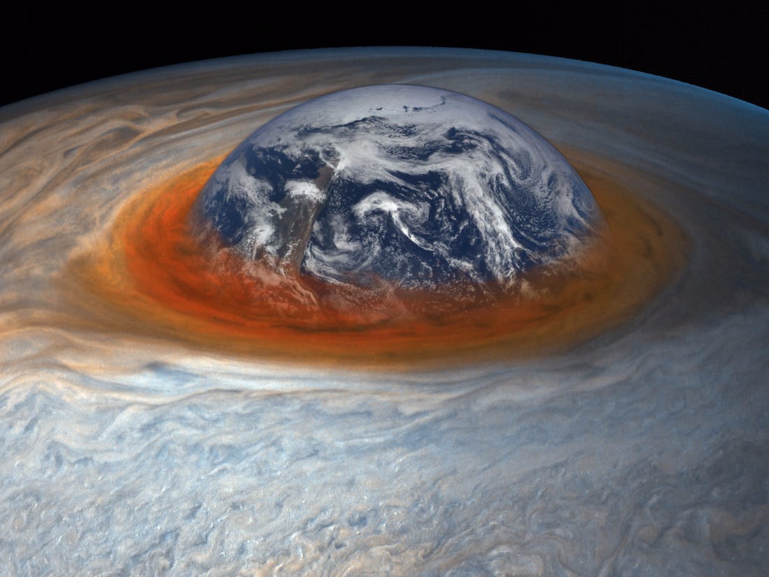 Фотография самой большой планеты. Большое красное пятно на Юпитере. Юпитер Планета красное пятно. Юпитер ураган большое красное пятно. БКП Юпитера.