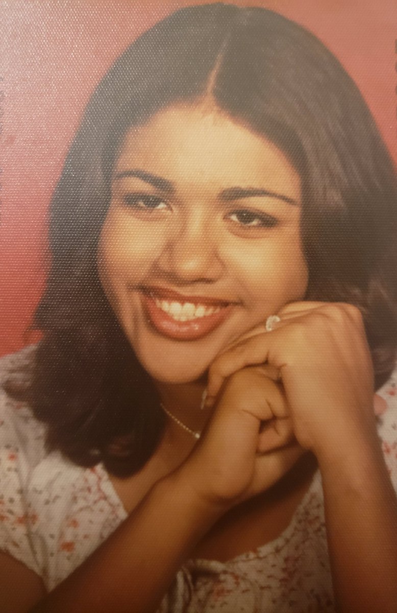 CaribbeanLovely's tweet image. Well well welll....since Rubio brought early 2000's senior pictures to the collection let me make my contribution to that chapter of this HS vs Now trend. 🤷‍♀️ #Classof2004 Damn that hashtag makes me feel old!! 🙈😂