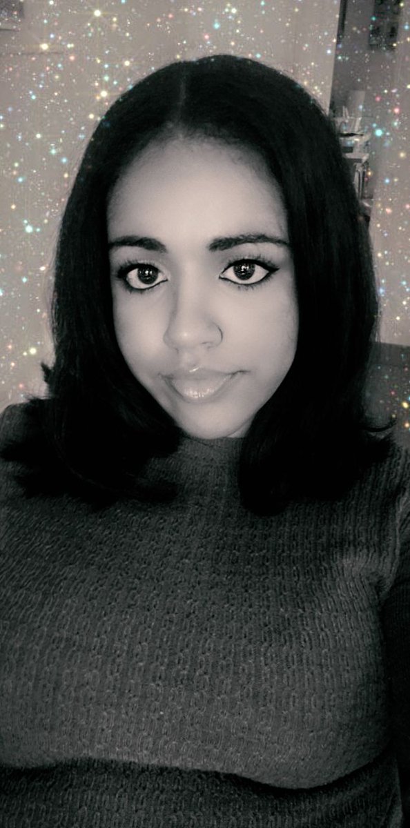 CaribbeanLovely's tweet image. Well well welll....since Rubio brought early 2000's senior pictures to the collection let me make my contribution to that chapter of this HS vs Now trend. 🤷‍♀️ #Classof2004 Damn that hashtag makes me feel old!! 🙈😂