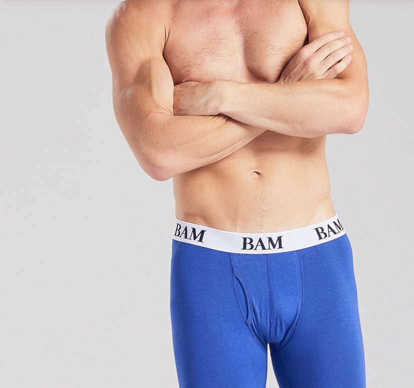 Than4Jay's tweet photo. Compare the first two to the last two. The photo editors definitely didn’t help the first two guys out... #someoneneedsasockdownthere #bulge #sph #sizeenvy https://t.co/T2jyPKuXgp