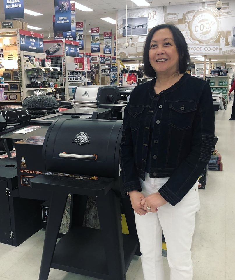 sherwood_coop's tweet image. Fannie’s summer just got a whole lot more flavourful with her Pit Boss Wood Pellet Grill that she won by playing Fuel Up to Win! Congratulations Fannie and Bill! #FuelUpToWin