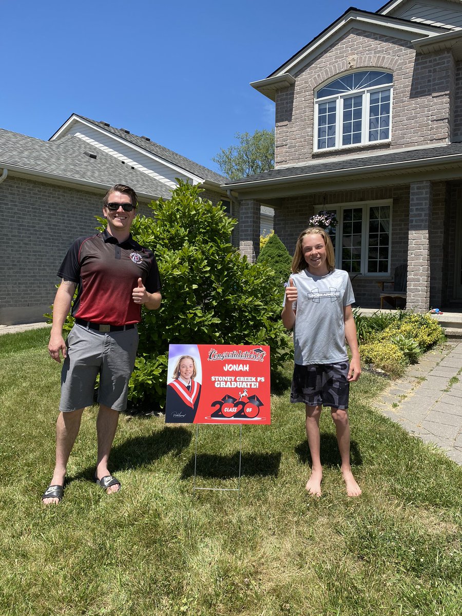 Sending out a big thank you to Jonah’s teacher, @Grade8Tucker &amp; <a href="/Stoney_CreekPS/">Stoney Creek PS</a> for the drive by today to drop off a personalized “Congrats Grads” lawn sign. A nice touch given the unexpected ending to their Grade 8 year &amp; no formal graduation celebration this June. 👏👏🎉 👨‍🎓 🎓