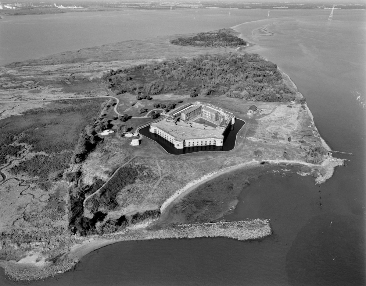 moooostache's tweet photo. @Zak_Bagans @hauntedmuseum might be time to check out the 3 forts on the Delaware river in NJ and Delaware for a 3 part series. https://t.co/6K3tz0Lily