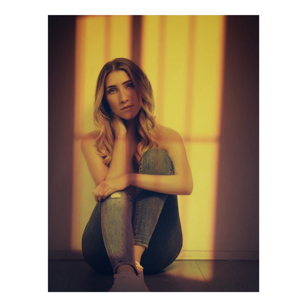 Jewiner_'s tweet photo. Me gustó el resultado de esta foto, definitivamente @OlgaLuciaVives se ve muy linda 😍❤️ -Vane
#VentinoCrew #Ventiners #Olgui https://t.co/lFjGZIpOmv