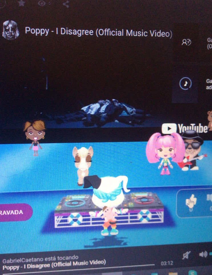 itscholibaby's tweet photo. a poppy #PlugParty https://t.co/Mo5VzqSq9i