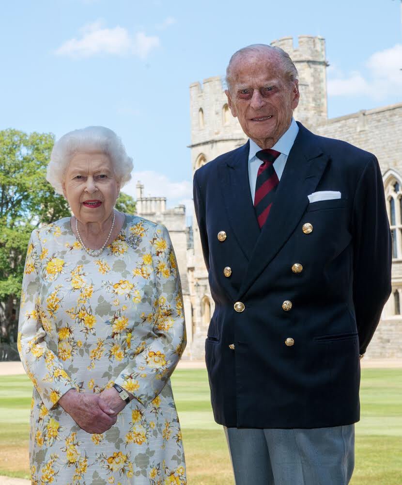 The Royal Family (@royalfamily) on Twitter photo 📸 This new photograph of The Duke of Edinburgh and The Queen was taken last week in the quadrangle at Windsor Castle to mark His Royal Highness’s 99th birthday tomorrow. 📸 This new photograph of The Duke of Edinburgh and The Queen was taken last week in the quadrangle at Windsor Castle to mark His Royal Highness’s 99th birthday tomorrow.