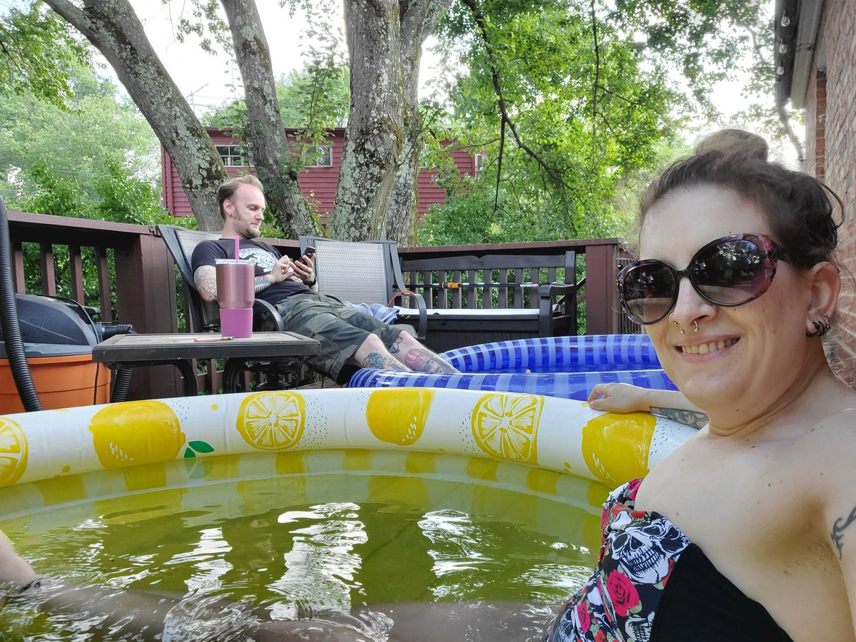 ButterPrincess8's tweet image. Tuesday happy hour at the A-Bomb's #AgingPunks #SummerPunks #SwimmingPunks #Minnidip @jeffreyabomb @Nixanadoo