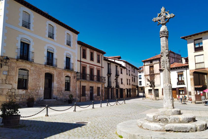 memescastilla's tweet photo. Abro hilo de pueblos de Castilla preciosos y no muy conocidos 💜

RT para difundir

-
1. Covarrubias, Burgos https://t.co/PxYg7WcrSe