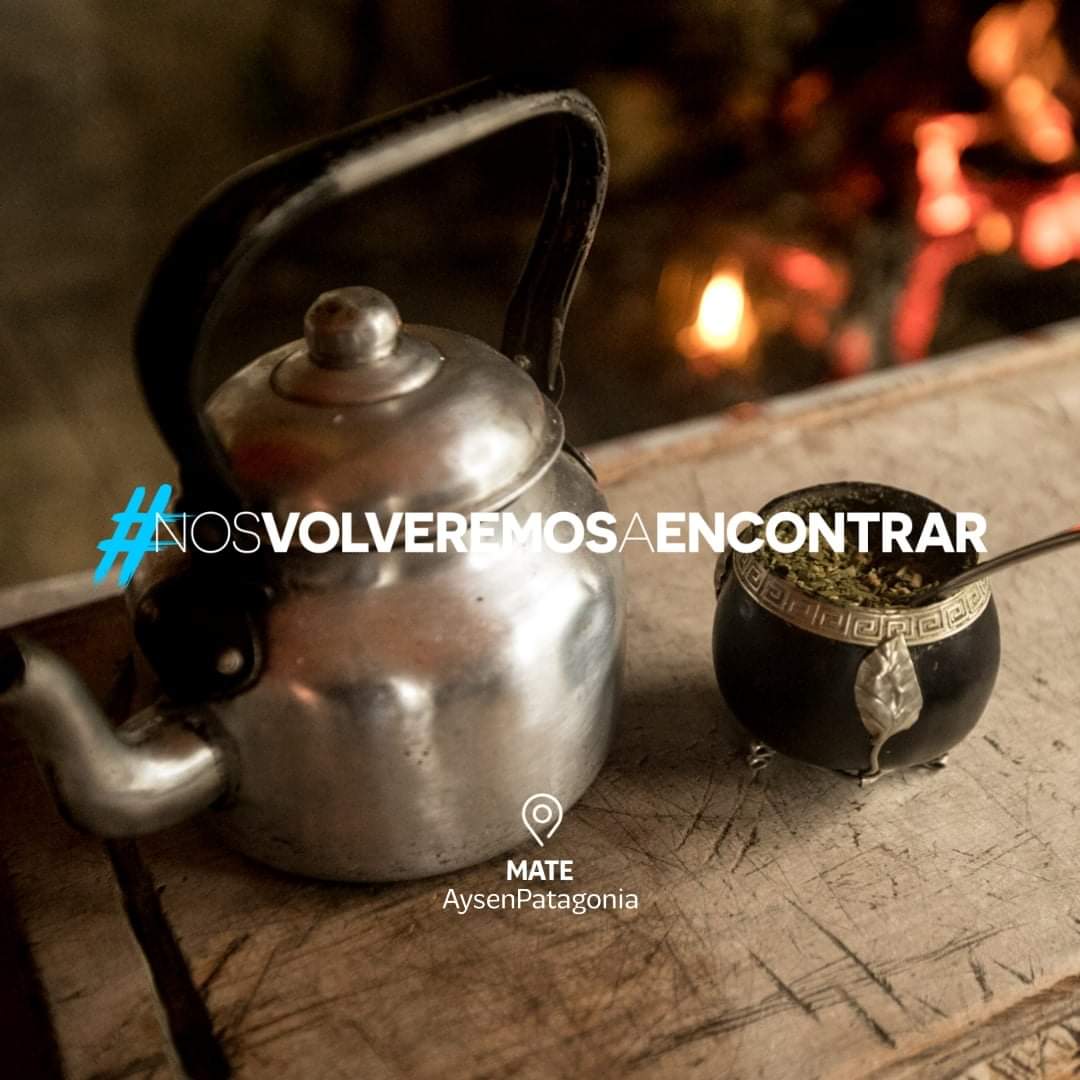 AysenPatagonia_'s tweet image. Al calor del fogón y acompañados de unos buenos Mates...
(Cada uno con su Mate😇)

Pronto #NosVolveremosaEncontrar en #AysenPatagonia