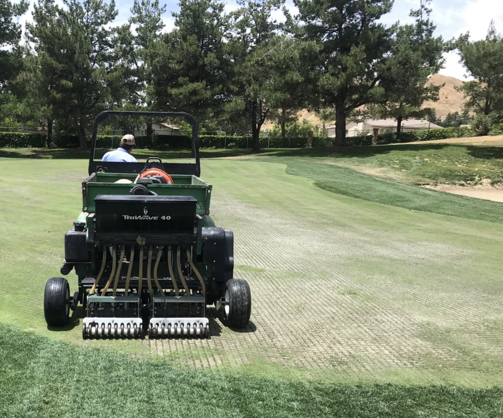 WGP_Agronomy's tweet photo. Special thanks to @ATGCSuper as we recover. He let us rent out the #TriWave40 to get a little #bentgrass back in those rough spots. 🙏🏻 On the bright side, ryegrass collars are gorgeous! https://t.co/1s2ehNOYvI