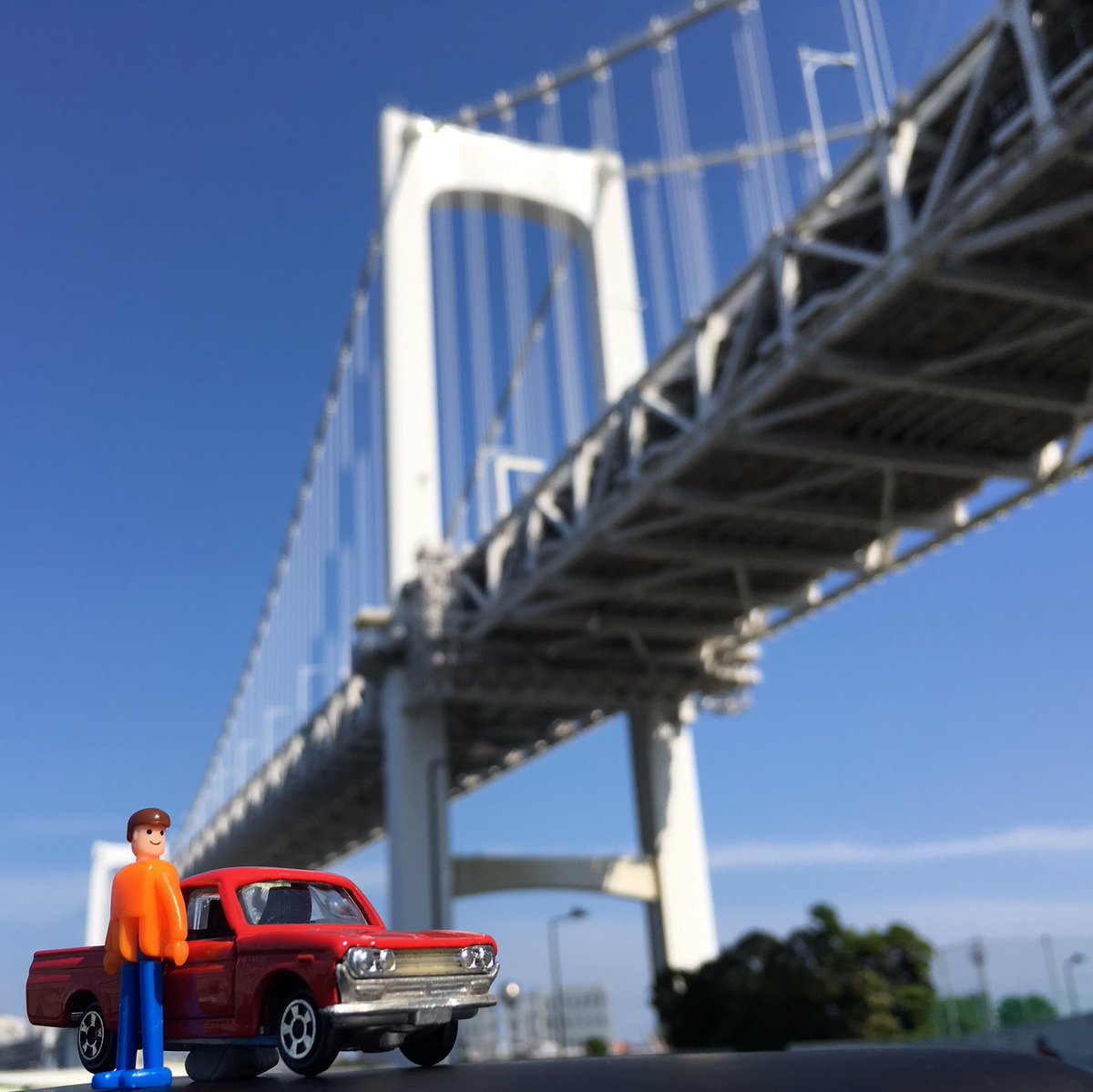 かず Sy氏 天気も良かったので愛車のダットサントラックでレインボーブリッジまで来たボーイ 東京アラートが早く解除されるといいなぁと思いつつ 真っ赤なのはレインボーブリッジでは無く自分の車だけで十分と思うボーイでした トミカ Tomica