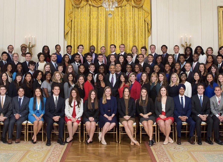 javicaches's tweet photo. Pasantes de la Casa Blanca en las presidencias de Obama y Trump. Casi una declaración de principios. https://t.co/2AO1rFGZk8