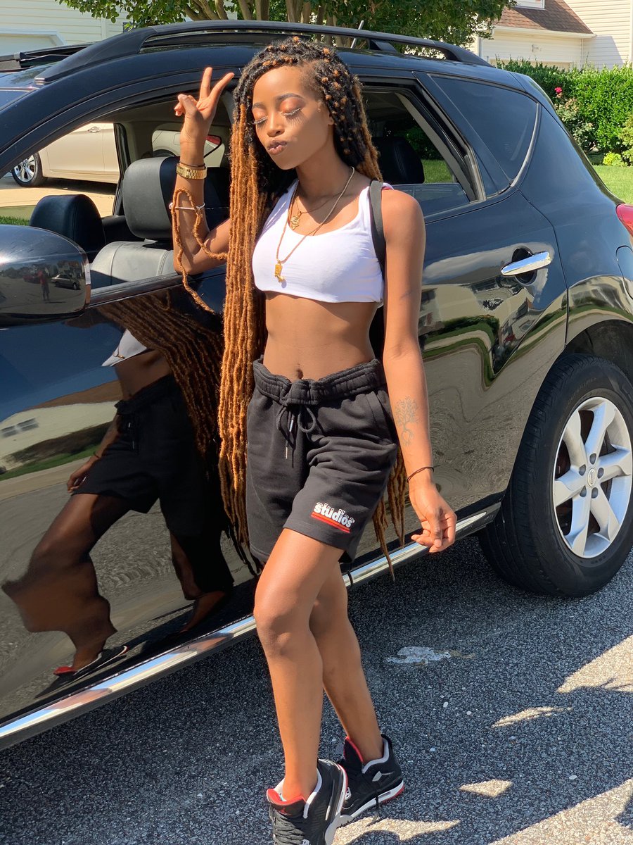 Its_Gada's tweet photo. Local brand BleuBeing on the shorts 💓 https://t.co/TTW5OHOsNt