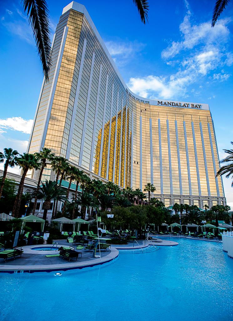 MGMResortsIntl's tweet photo. We are pleased to announce that @LuxorLV and The Shoppes at Mandalay Bay Place will reopen on June 25, followed by the reopening of @AriaLV, @MandalayBay and @FourSeasons Las Vegas on July 1. Let’s get #BacktoVegas, safely. 

Learn more: https://t.co/TlqH0sR084 https://t.co/y3gEJkuGWv