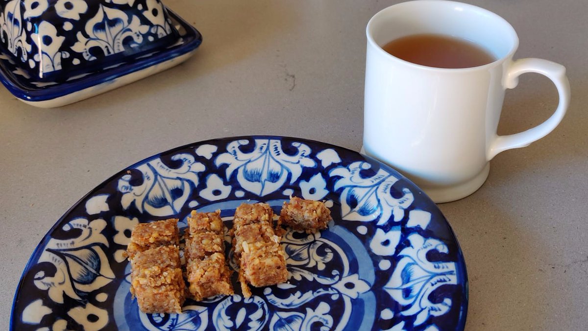 prolonfmd's tweet photo. #TipTuesday: Break up the L-Bar into a few pieces to snack on throughout the day. Insider Tip 💡: Leave a piece for after dinner on days 3 and 5 without the Choco Crisp Bar. 📷: Naheed Bilgrami. #ProLonFMD #FastingTip https://t.co/xleZmhDTy5