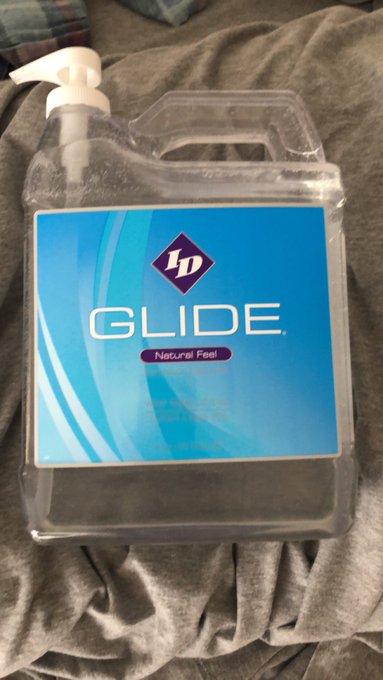 To whomst sent me a gallon of lube thank you 🥰😘 I will be needing a refill in 1-2 weeks depending on<a href="/tag/secondlife"class="tags"><span>#secondlife</span></a>