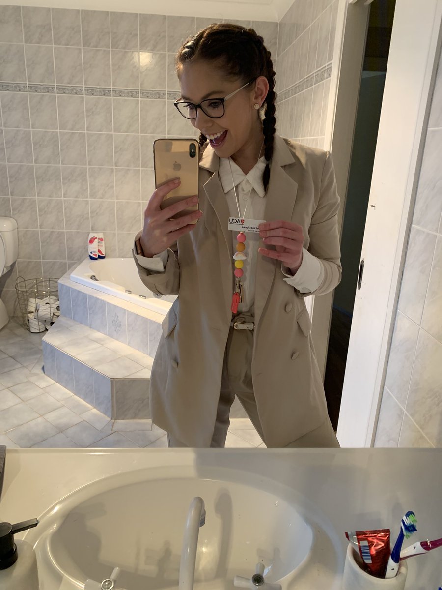 Madelaine Jones (AdventuresofmsJ) Twitter