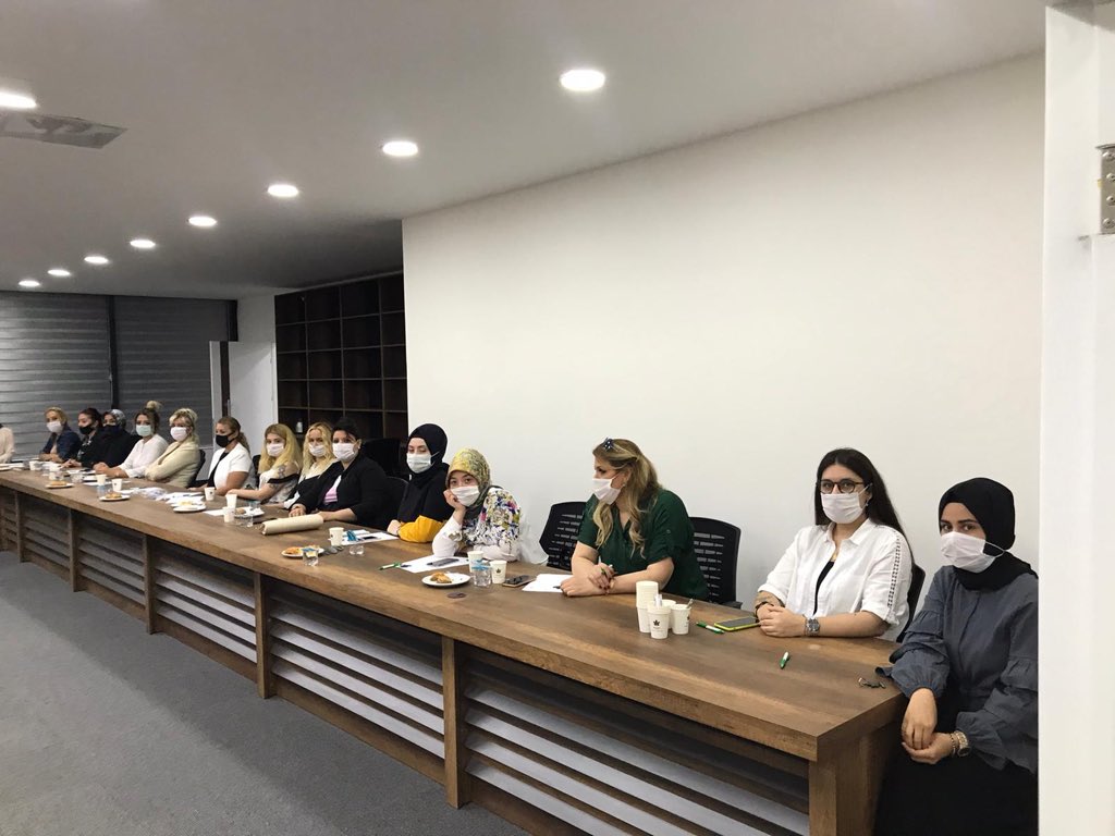 gelecekistkadin's tweet photo. Normalleşme sürecinde, bugün İl Başkanımız sayın İsa Mesih Şahin’in katılımıyla Kadın Kolları İl Yönetim toplantımızı gerçekleştirdik... Güçlü bir kadro ile güzel bir gelecek için...🇹🇷

@Ahmet_Davutoglu 
@SelimTemurci @HabibeBaser @isamesihsahin @perihantogay2 @istgelecek https://t.co/26SEMBgyCA
