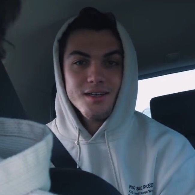 DEVORASDIOR's tweet photo. @heartlychaton grayson https://t.co/5LaUE0kMsf
