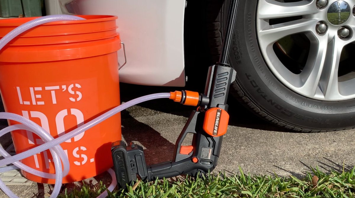 Brandoview's tweet photo. New video up on the pressure washer gun by sunglife  https://t.co/Z5qPclUENF via @YouTube 
#cleancar #pressurewasher #cordless https://t.co/DQsMTZ32Dz