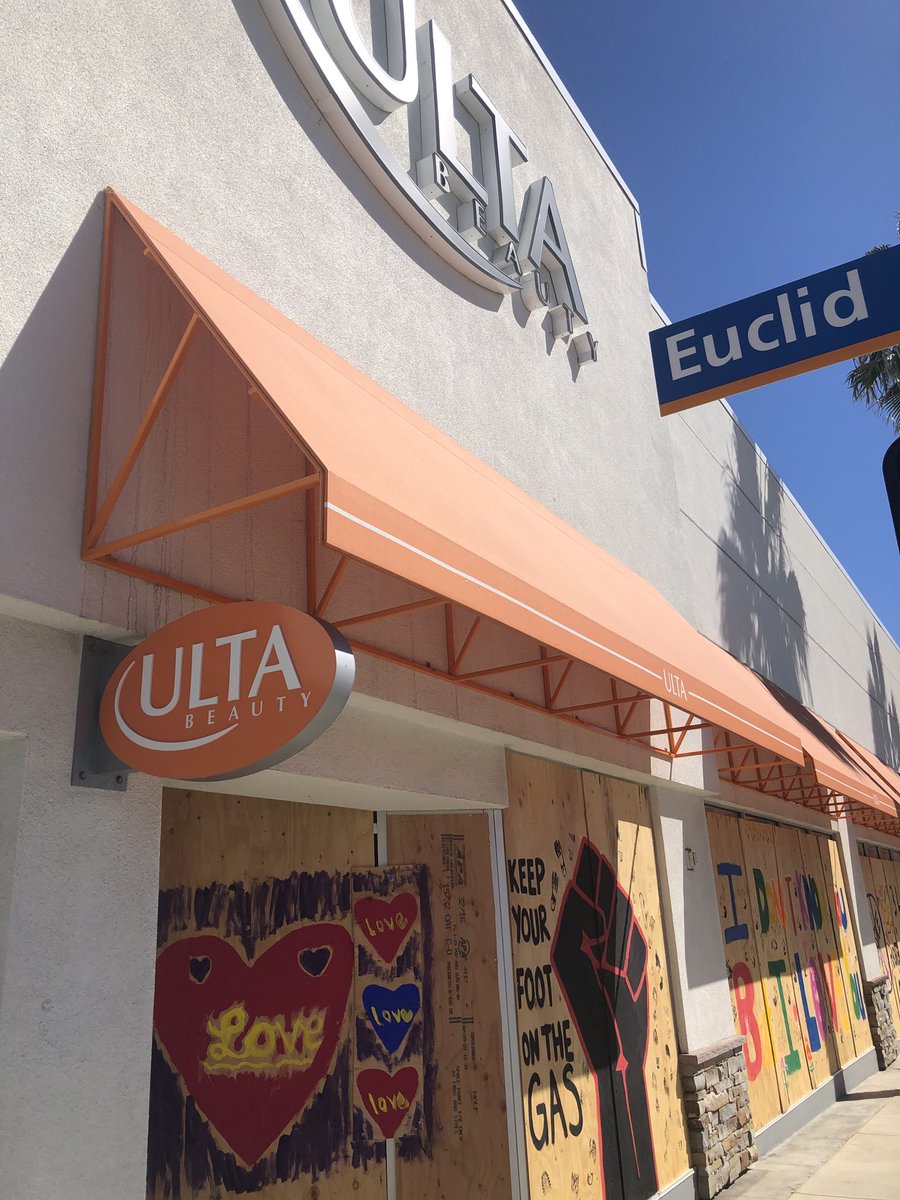 JADAL's tweet photo. #santamonicaprotest peaceful graffiti https://t.co/M18haHbcOv