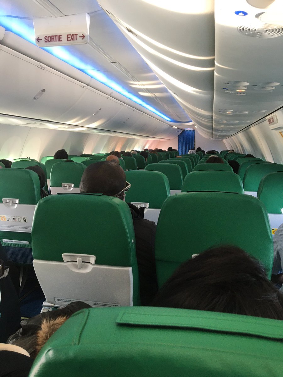 sicariosonne's tweet photo. Vol @transaviaFR bien arrivé à Orly hamdoulah y a rebi🤲bientôt votre tour les amies inchallah #francaisbloquesauMaroc https://t.co/rg8GA2MwCI