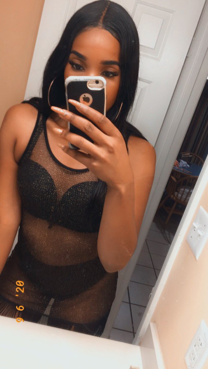 BettaThnYa_Ex's tweet image. Left his ass on read to focus on a bag. 💰😌👌🏾 #singleasf #hislost