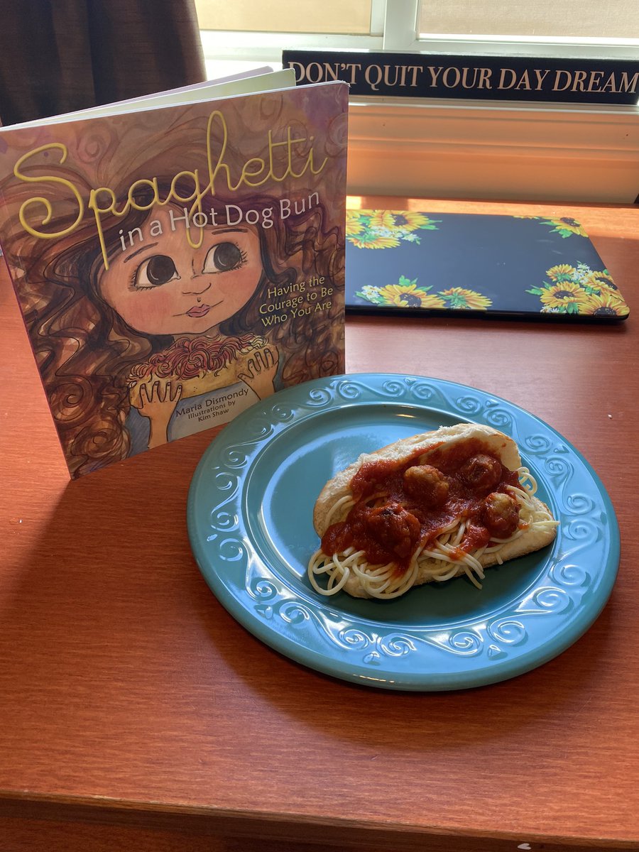 michelle1g3b's tweet photo. Last day of school lunch-Spaghetti in a Hot Dog Bun! @mariadismondy my students loved this book! #lunch #awards #classvideo #tears @DurfeeERUSD https://t.co/E2RIc5QGo7